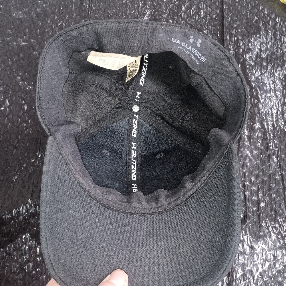 Under Armour White Athletic Hat Essential Accessory - Picture 5 of 15